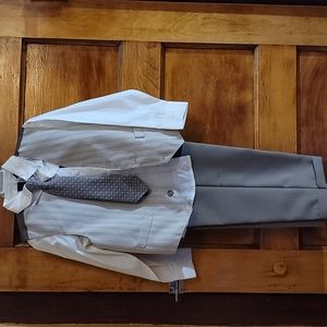 VanHeusen size 6 tan